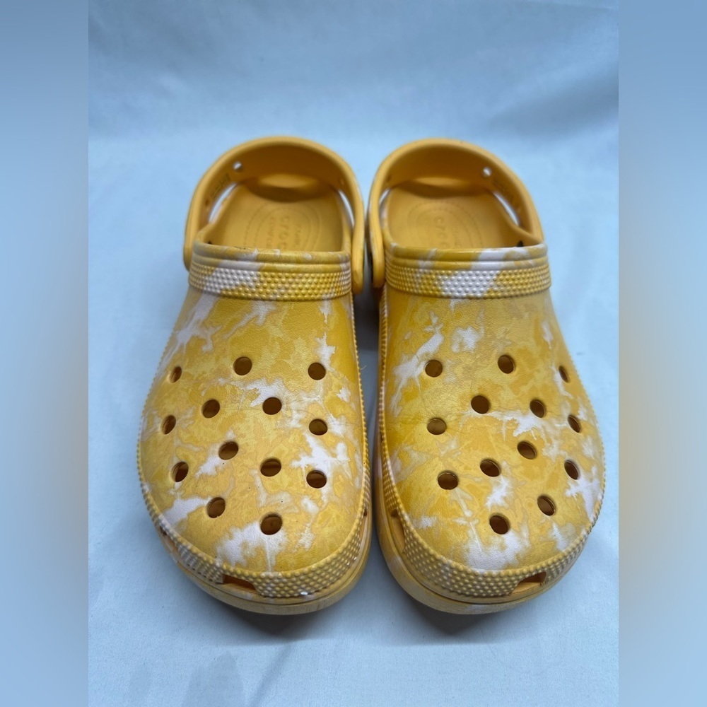 Crocs Yellow/White Marbled Clogs Size:W8 Tie-dye Streetwear Comfortable Shoes.